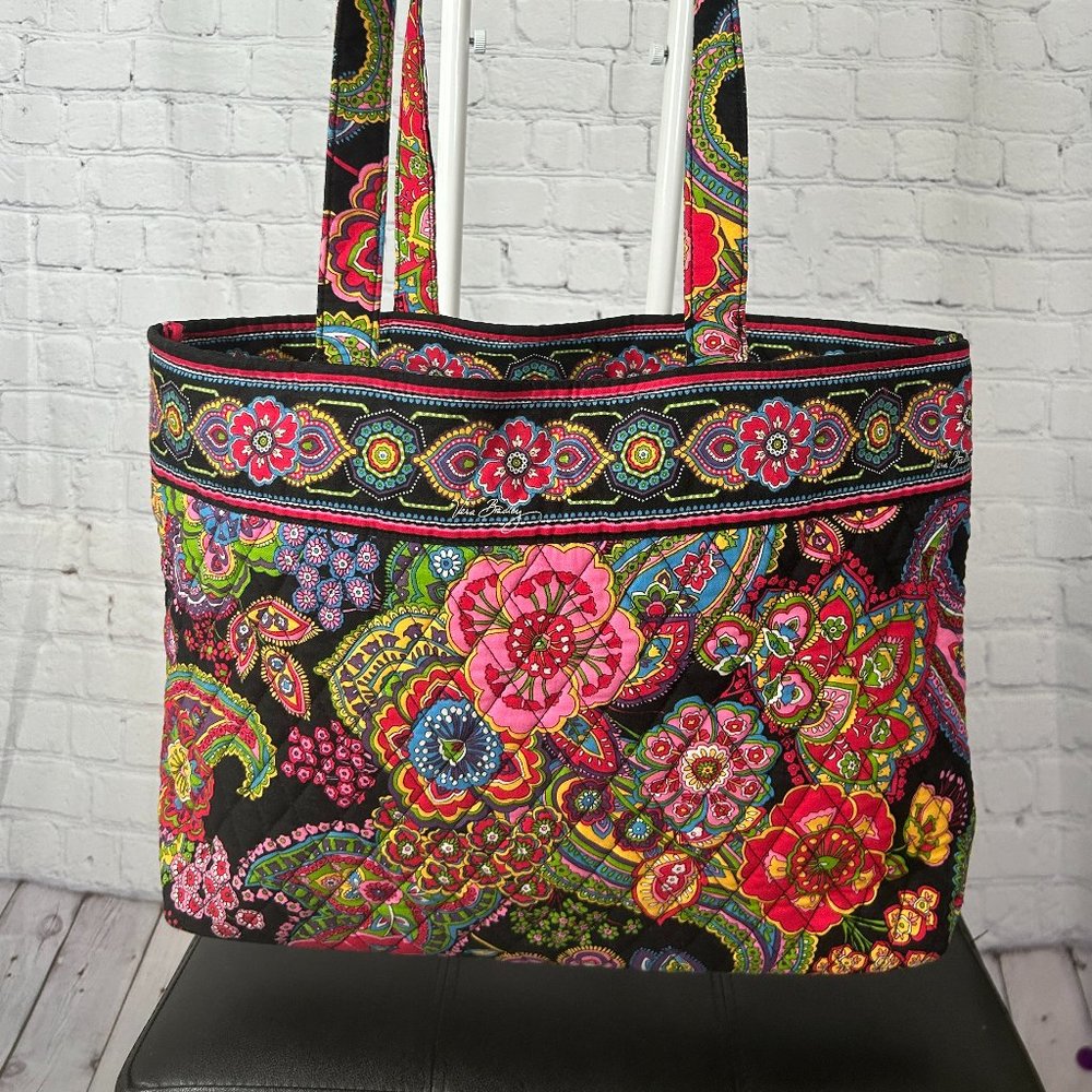 Vera Bradley Medium Tote Bag with Magnetic Close in Symphoney in Hue